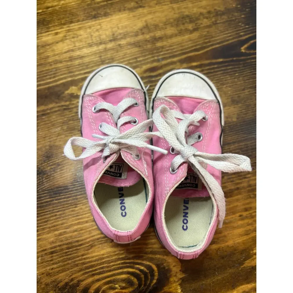 Converse Pink Sneakers Size 9‎
